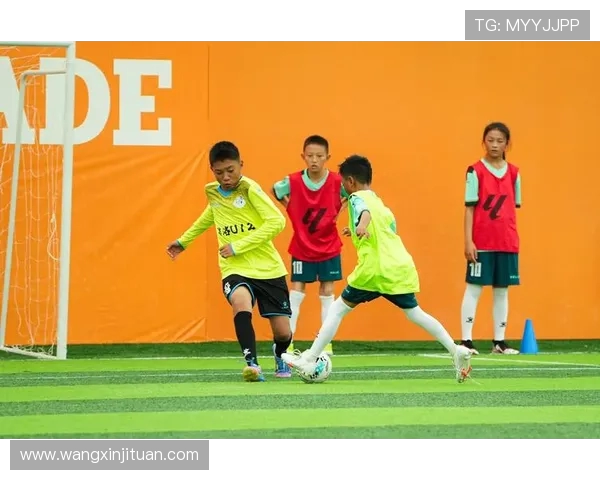 科学足球中的意识训练方法探索与实践提升球员竞技水平的有效途径