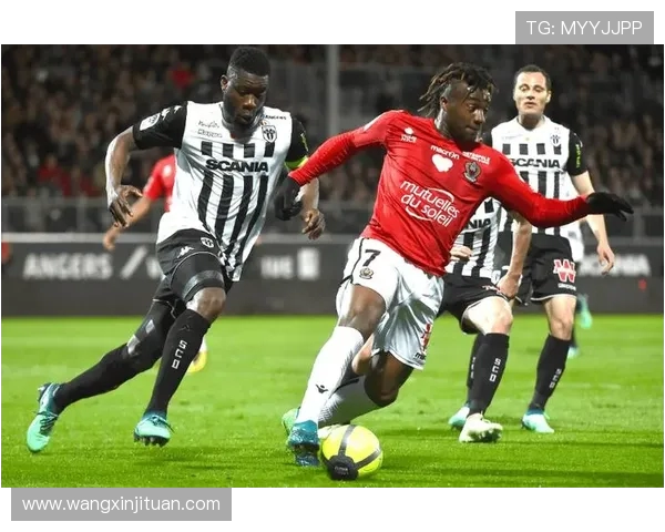 布雷斯特与洛里昂的激烈对决谁能在法甲赛场上笑到最后 布雷斯特与洛里昂的激烈对决谁能在法甲赛场上笑到最后