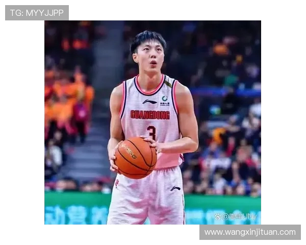 广东男篮与新疆队激战回放精彩瞬间重温篮球魅力与激情对决 广东男篮与新疆队激战回放精彩瞬间重温篮球魅力与激情对决