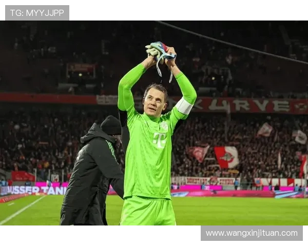 诺伊尔重伤缺席本赛季拜仁急聘德赫亚补缺守门员