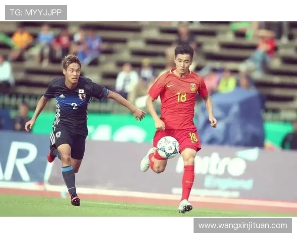 重庆足球队的比赛经验揭秘：从战术到团队协作的全方位分析