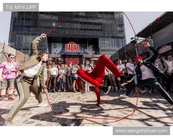 成都街舞队在极限运动嘉年华中以98分稳居积分榜首位